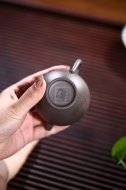 《長樂》宜興紫砂壺助理工藝美術(shù)師手工青灰泥茶具茶壺